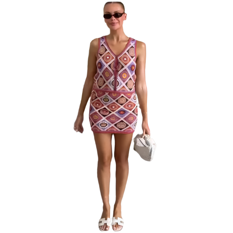 Conjunto bohemio para mujer de 2 piezas con top de tirantes en V y falda mini tejida de colores de talle alto