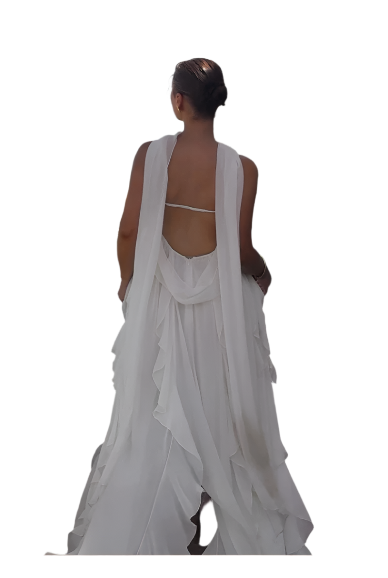 Vestido Blanco Asimétrico de Malla sin Tirantes con Volantes y Flecos