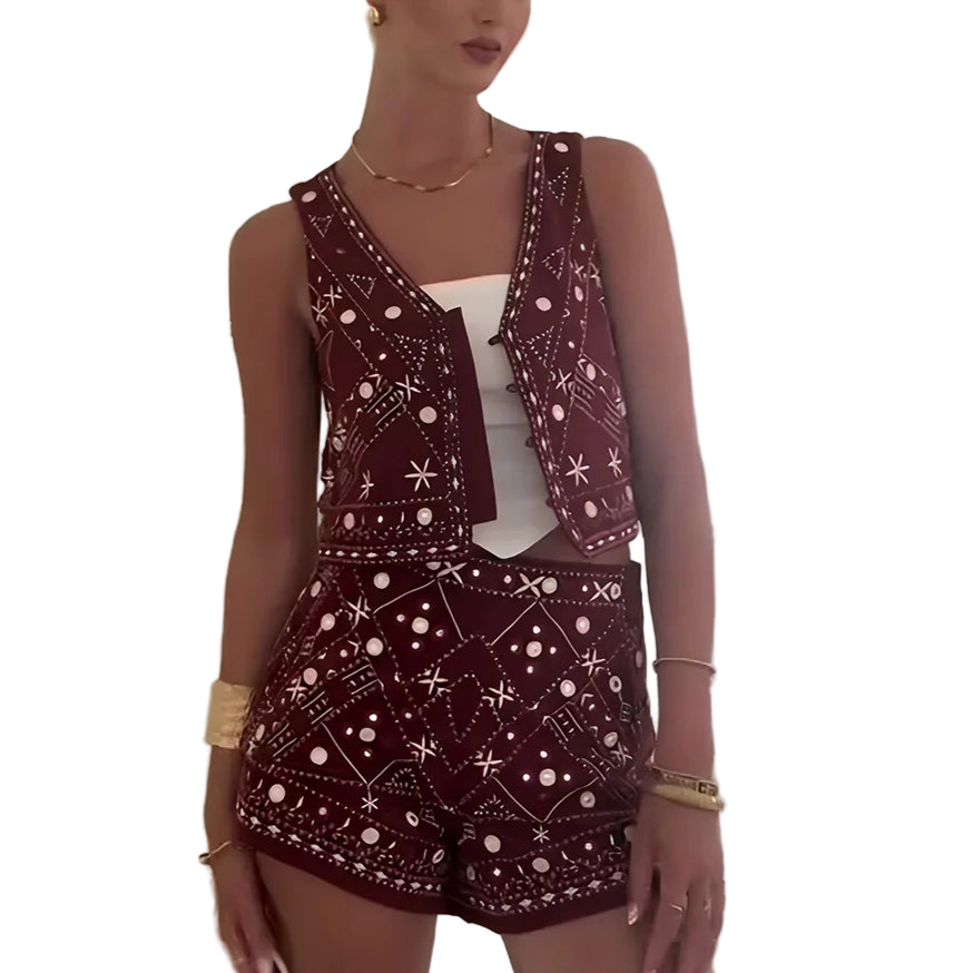 Outfit Conjunto Boho Chic de Chaleco Sin Mangas Rojo Bordado y Shorts Pierna Ancha