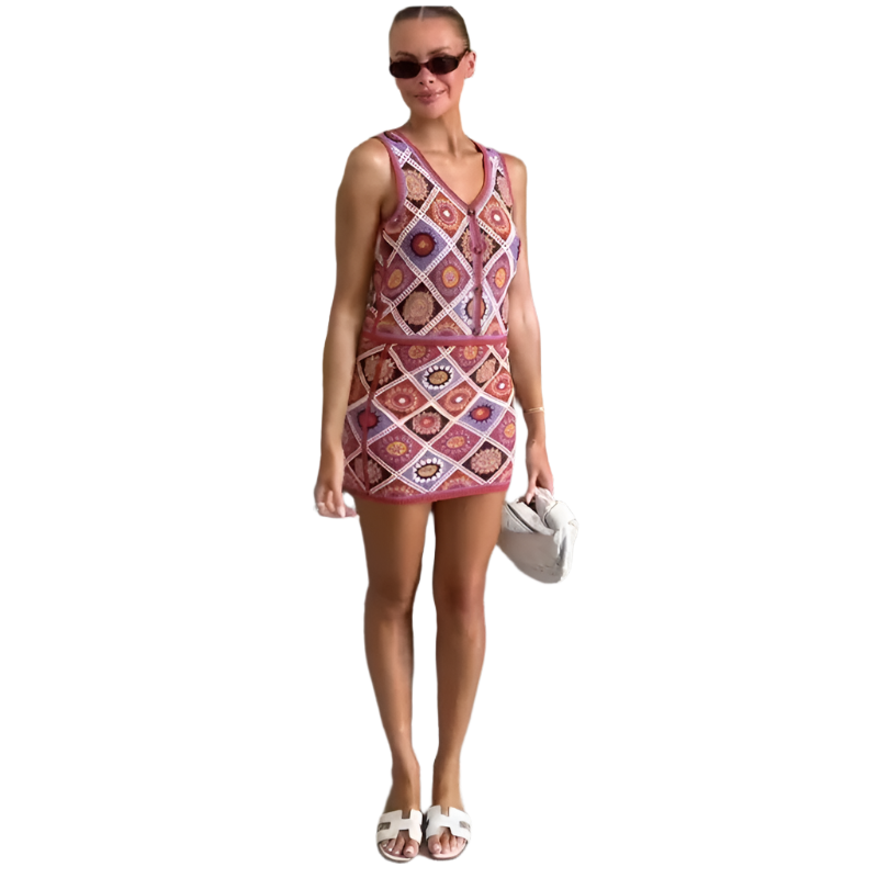 Conjunto bohemio para mujer de 2 piezas con top de tirantes en V y falda mini tejida de colores de talle alto