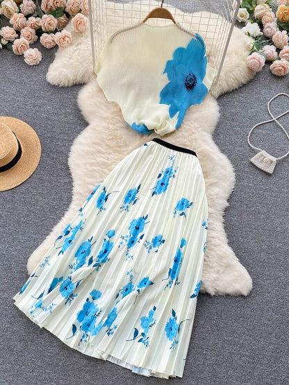 Printed T-shirt and wide pleated midi skirt set